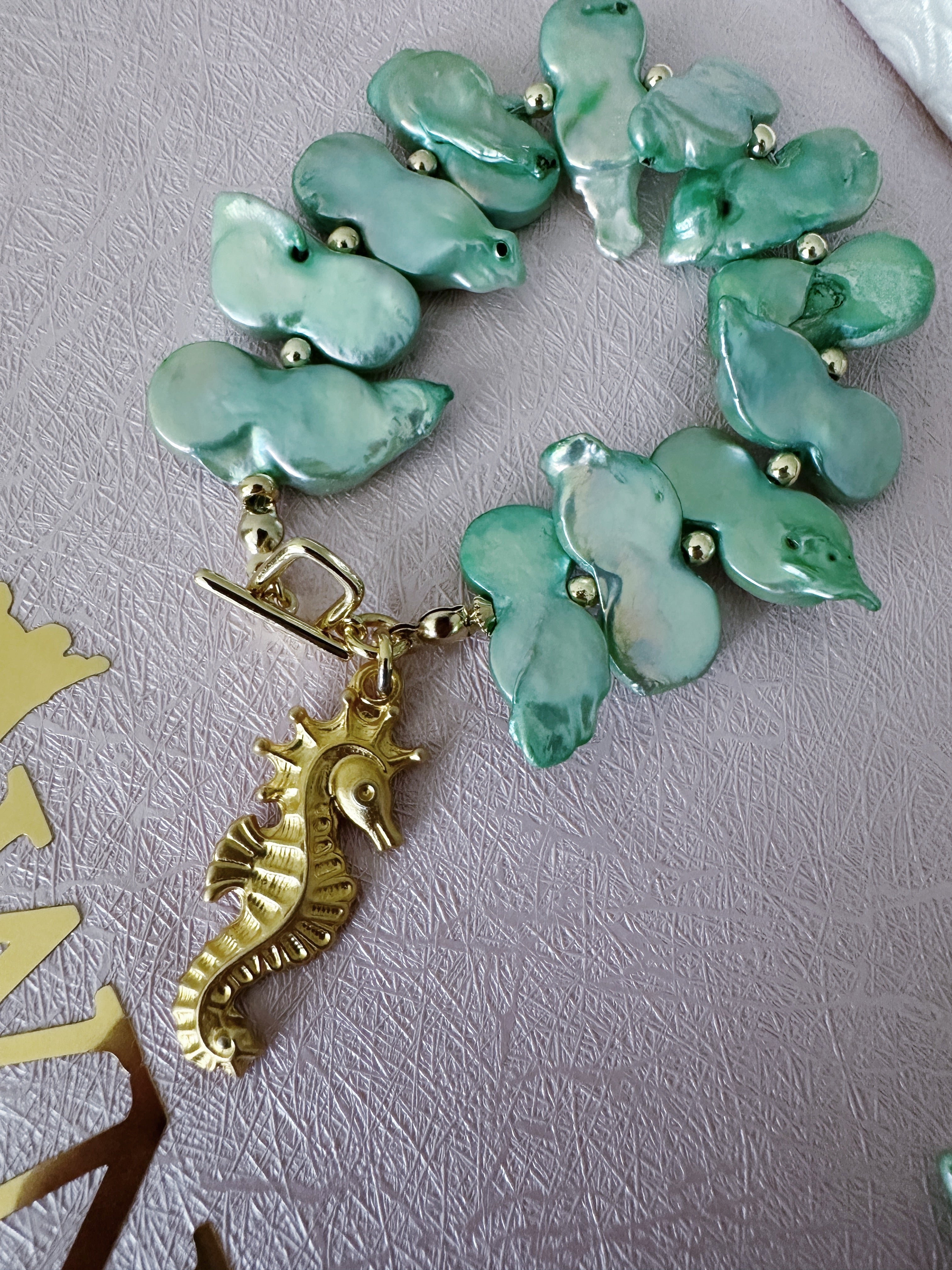 Sea horse bracelet se